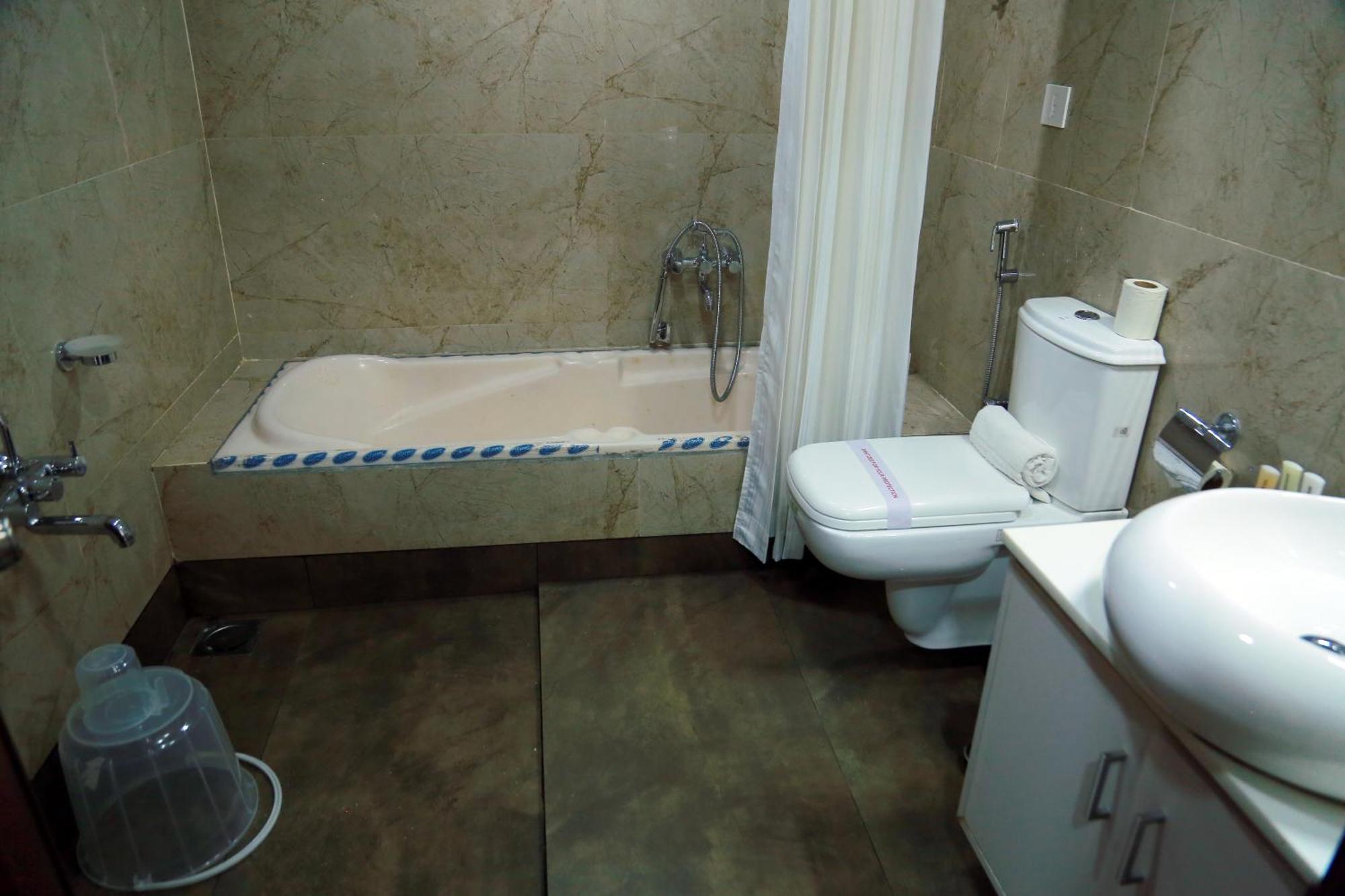 Hotel Savera Park Thrissur Eksteriør billede