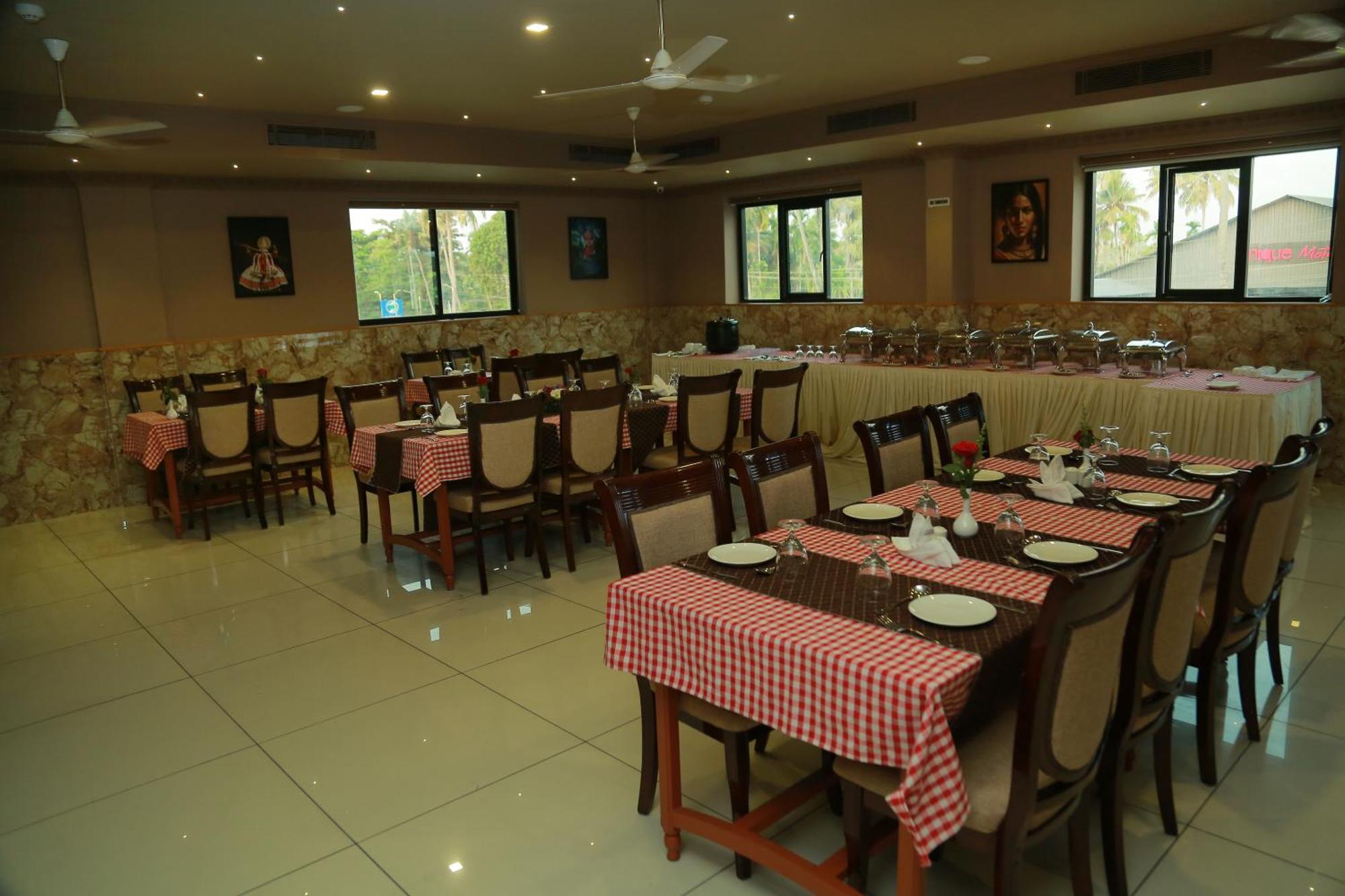 Hotel Savera Park Thrissur Eksteriør billede