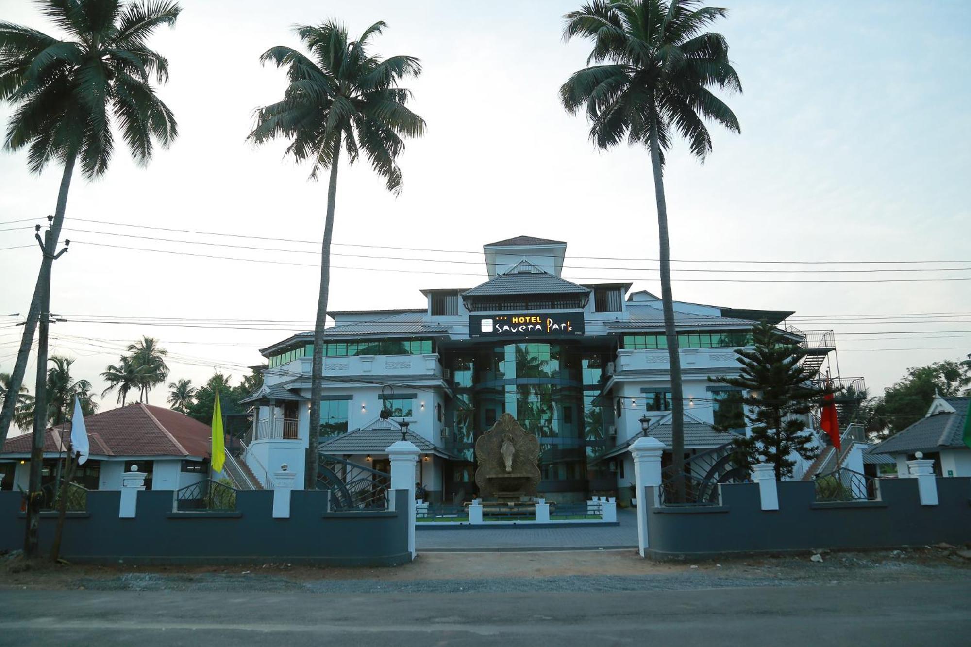 Hotel Savera Park Thrissur Eksteriør billede