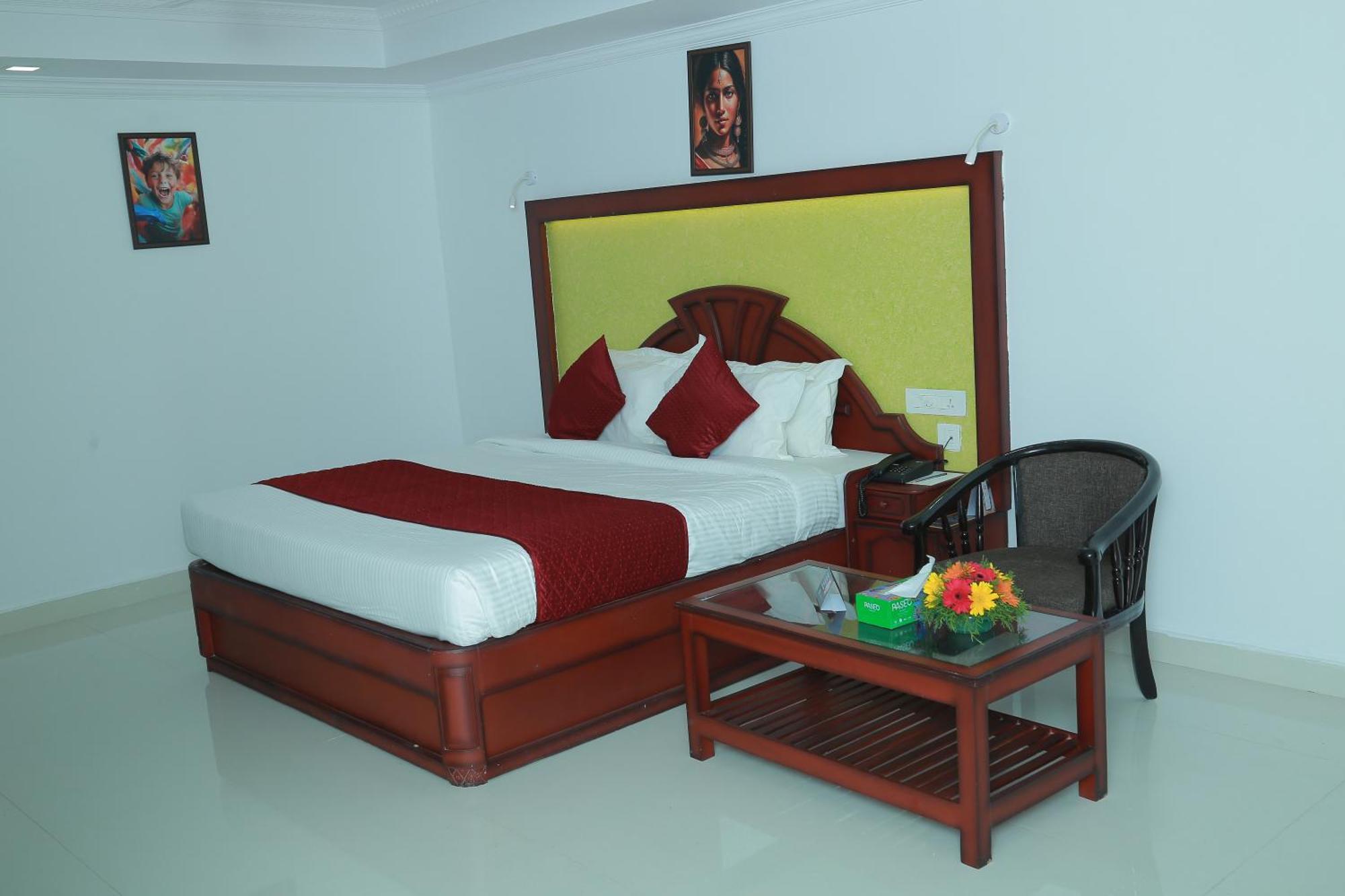 Hotel Savera Park Thrissur Eksteriør billede