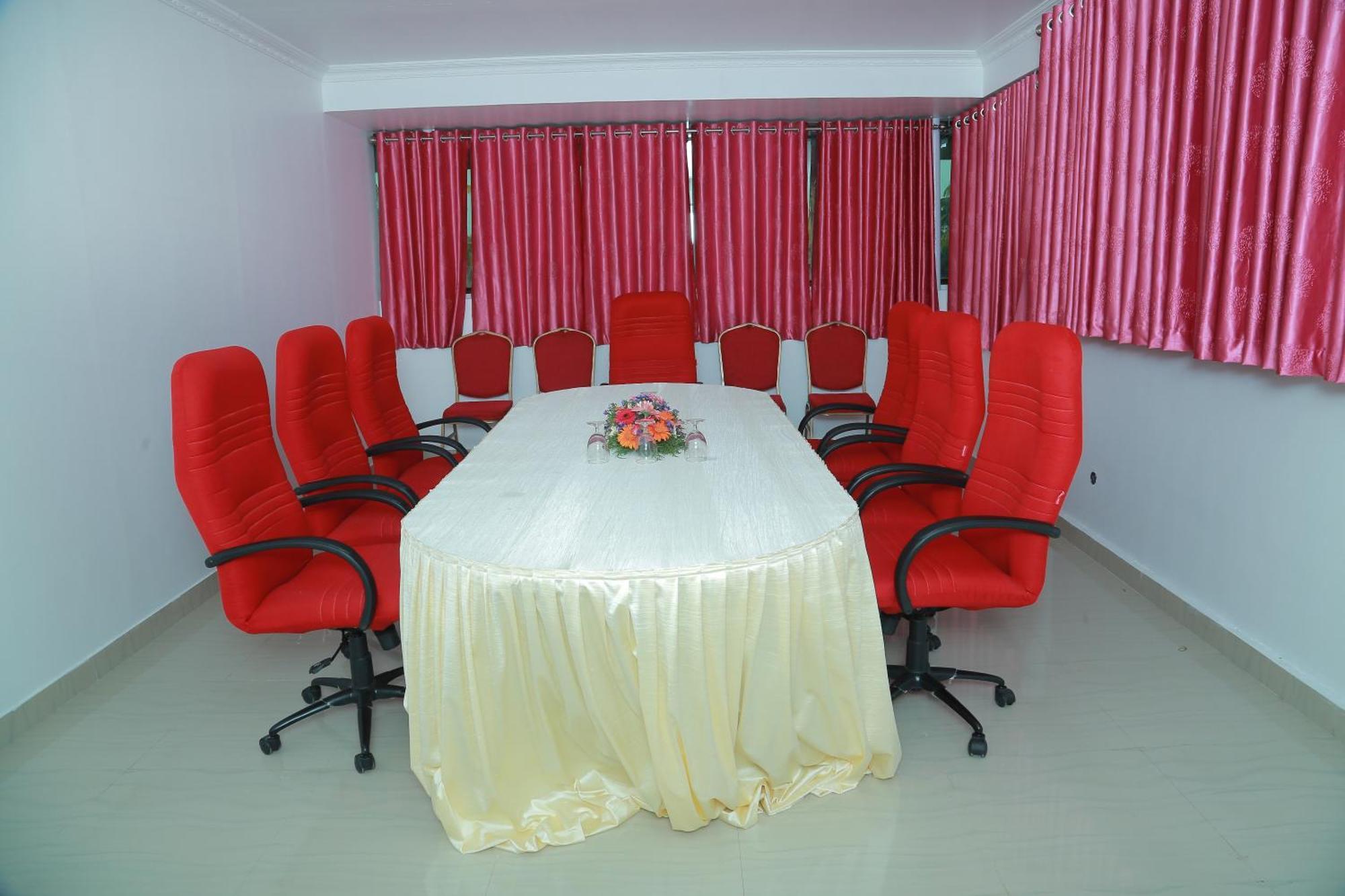 Hotel Savera Park Thrissur Eksteriør billede