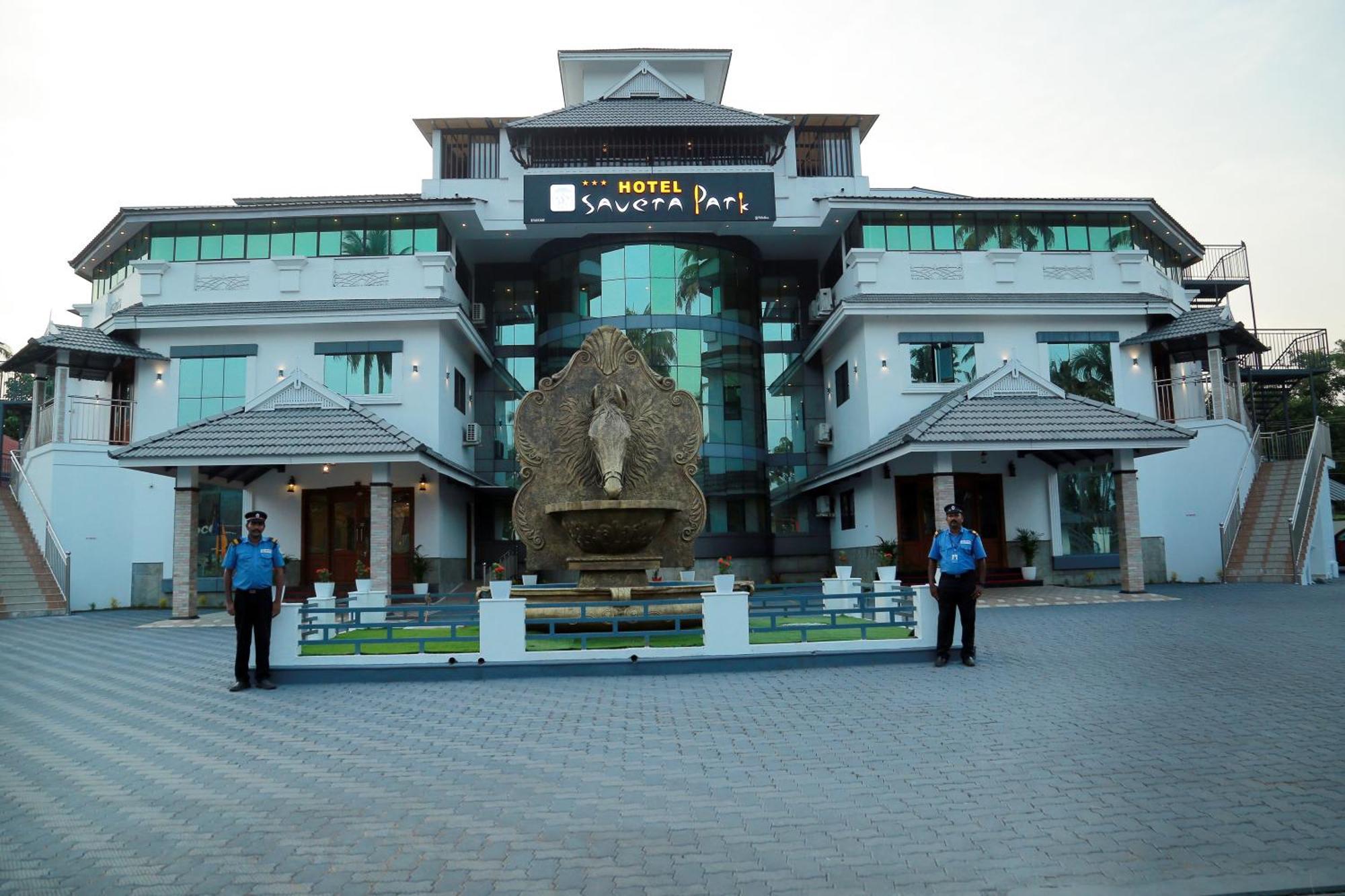 Hotel Savera Park Thrissur Eksteriør billede